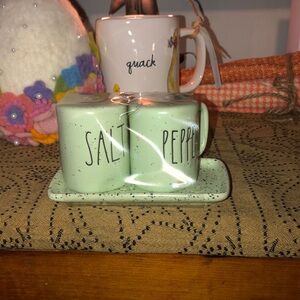 Rae Dunn Salt & Pepper Mug Shaped Shakers Green Speckled